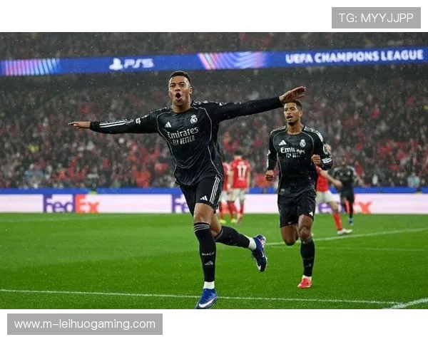 姆巴佩对阵本菲卡梅开二度,欧冠进球数升至13粒迫近纪录 姆巴佩对阵本菲卡梅开二度,欧冠进球数升至13粒迫近纪录